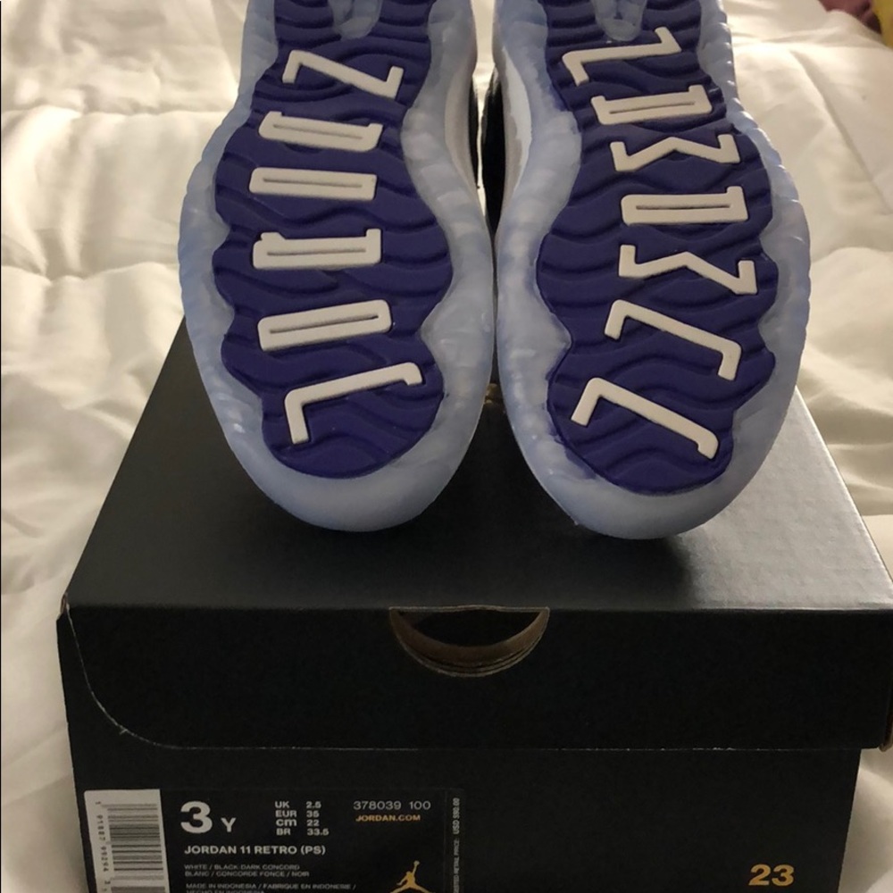 Air Jordan 11 Concord - Picture 4 of 4